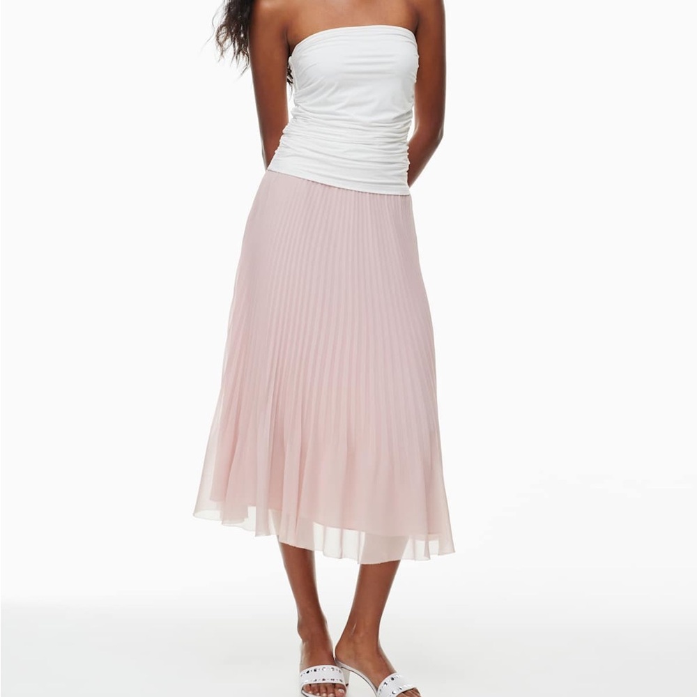 NEW Aritzia Twirl Pleated Skirt